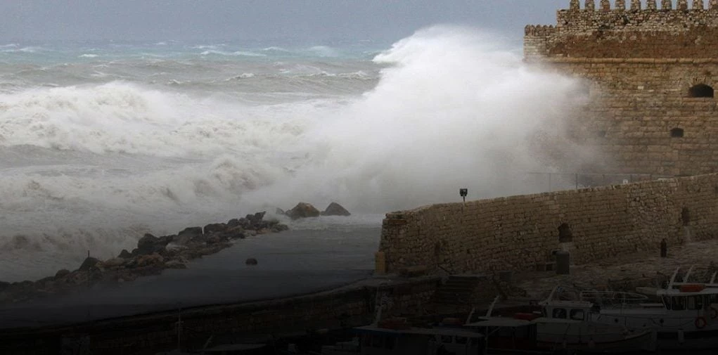 Συννεφιασμένη Κυριακή με βροχές – Η θερμοκρασία έως 18 βαθμούς